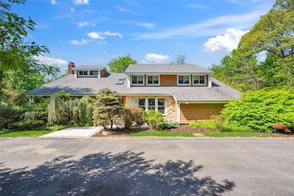 1 Briar Ct, Melville, NY 11747
