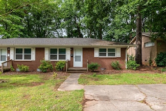 600 Camrose Dr, Charlotte, NC 28215