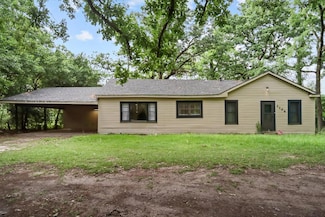 3106 Center Rd, Nacogdoches, TX 75961