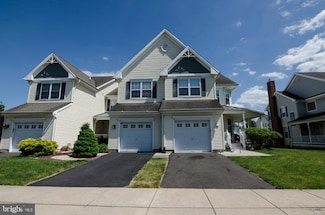 4 Brewster Dr, Warminster, PA 18974