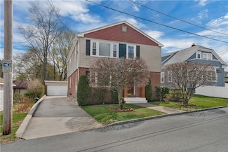 136 Kentland Ave, North Providence, RI 02908