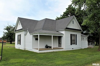 1607 S Carbon St, Marion, IL 62959