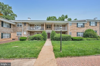 1132 S Washington St Unit 203, Falls Church, VA 22046