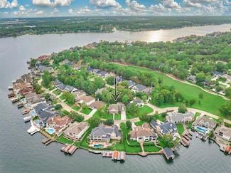 87 W Shore Dr, Montgomery, TX 77356