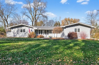 6020 Wynnwood Rd, Golden Valley, MN 55422