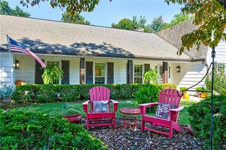 200 Bent Grass Dr, Roswell, GA 30076