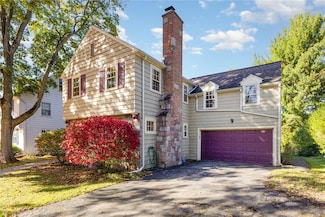 18 Birmingham Dr, Rochester, NY 14618