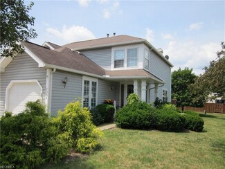 4532 Puritas Park Dr Unit 77, Cleveland, OH 44135