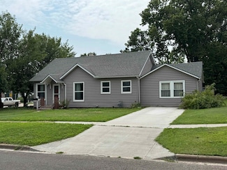 802 Stanberry St, Ellsworth, KS 67439