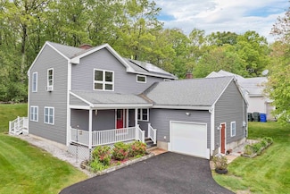 292 Pinebrook Place, Manchester, NH 03109