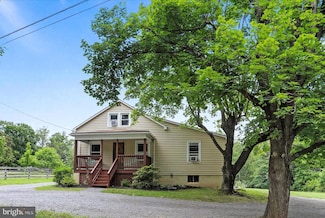 8393 Paw Rd, Paw Paw, WV 25434