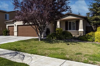 2338 W Sedona Ave, Visalia, CA 93291