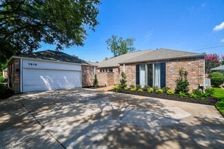 1913 Country Club Blvd, Sugar Land, TX 77478