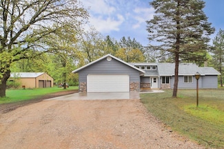 732 Postel Dr, Motley, MN 56466