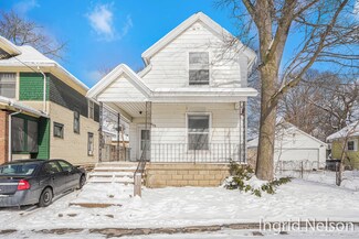 405 Carrier St NE, Grand Rapids, MI 49505