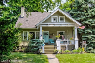 1087 Knox St, Birmingham, MI 48009