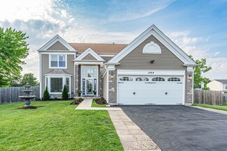1944 Mission Hills Dr, Elgin, IL 60123