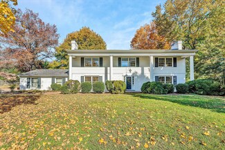 5564 Valley Dr, Roanoke, VA 24018