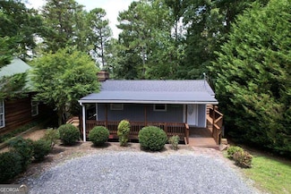 8940 Bay Dr, Gainesville, GA 30506