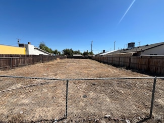 1001 Padre St, Bakersfield, CA 93307