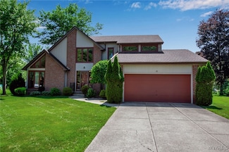 83 Randwood Dr, Getzville, NY 14068