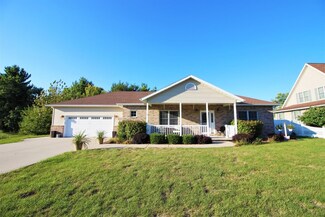 1004 Scouts Bluff Rd, Rensselaer, IN 47978
