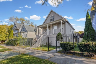 4249 N Central Park Ave, Chicago, IL 60618