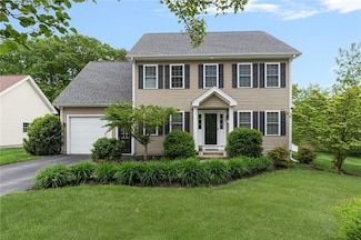 3 Berm Dr, Cumberland, RI 02864