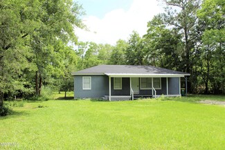 5501 Wildwood Rd, Moss Point, MS 39562