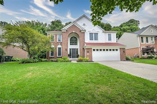 2656 Aubrey Dr, Lake Orion, MI 48360