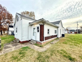 1412 Chartres St, New Albany, IN 47150