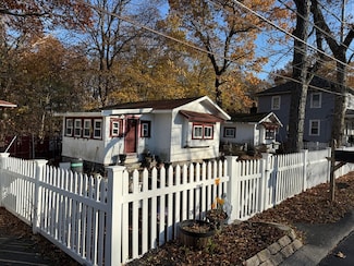 1 Sidney St, Wakefield, MA 01880