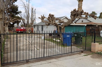 8312 Montal St, Lamont, CA 93241