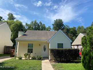 1743 James Buchanan Dr, Biloxi, MS 39531