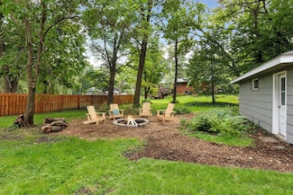 25865 Wild Rose Ln, Excelsior, MN 55331