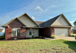 313 Lincoln Ave, Muscle Shoals, AL 35661