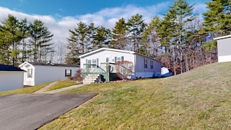 26 Fox Run Dr, Lewiston, ME 04240