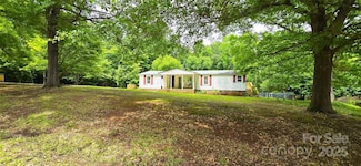 6140 Barclay Ln, Clover, SC 29710