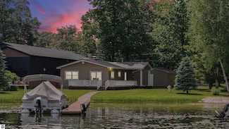 7389 W White Birch Ave, Lake City, MI 49651