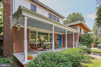 13 Saint Michaels Way, Baltimore, MD 21212