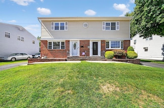 5 Hester Place, Garnerville, NY 10923