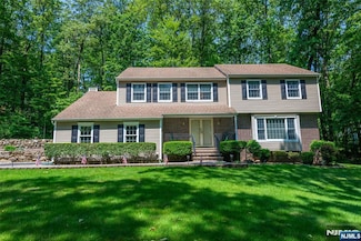 11 Timberline Dr, Flanders, NJ 07836