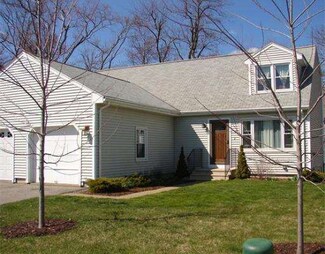 21 Santoro Rd, Worcester, MA 01606