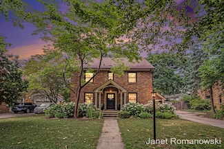 1055 San Lucia Dr SE, Grand Rapids, MI 49506