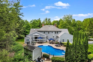 76 Plummer Rd, Bedford, NH 03110