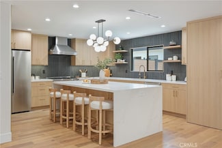 23240 Leonora Dr, Woodland Hills, CA 91367