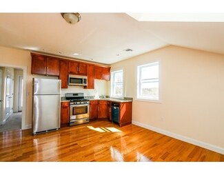 107 Highland Ave, Salem, MA 01970