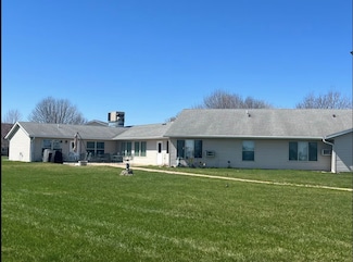 745 Streeter Dr, North Sioux City, SD 57049