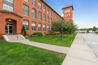1 Tupperware Dr Unit 318, North Smithfield, RI 02896