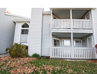 83 Leafwood Ln Unit 227, Groton, CT 06340